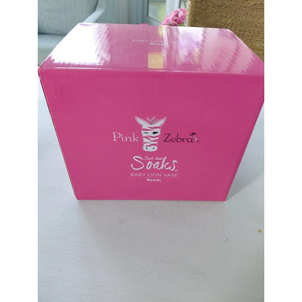 Pink Zebra Baby Lion Reed Diffuser Vase Just Add Soaks Brand New In Box